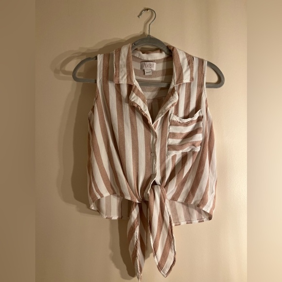 Vixbe Tops - 🌿 Vixbe Tie Front Striped Button Down Shirt